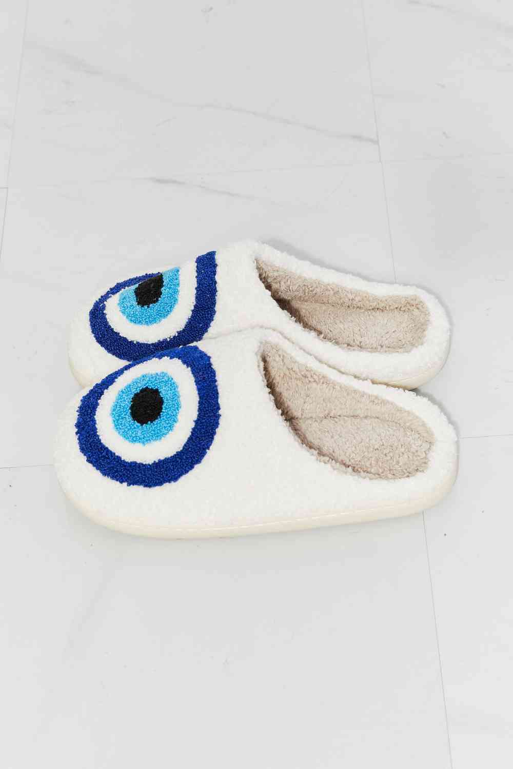 MMShoes Eye Plush Slipper - ChicaLux