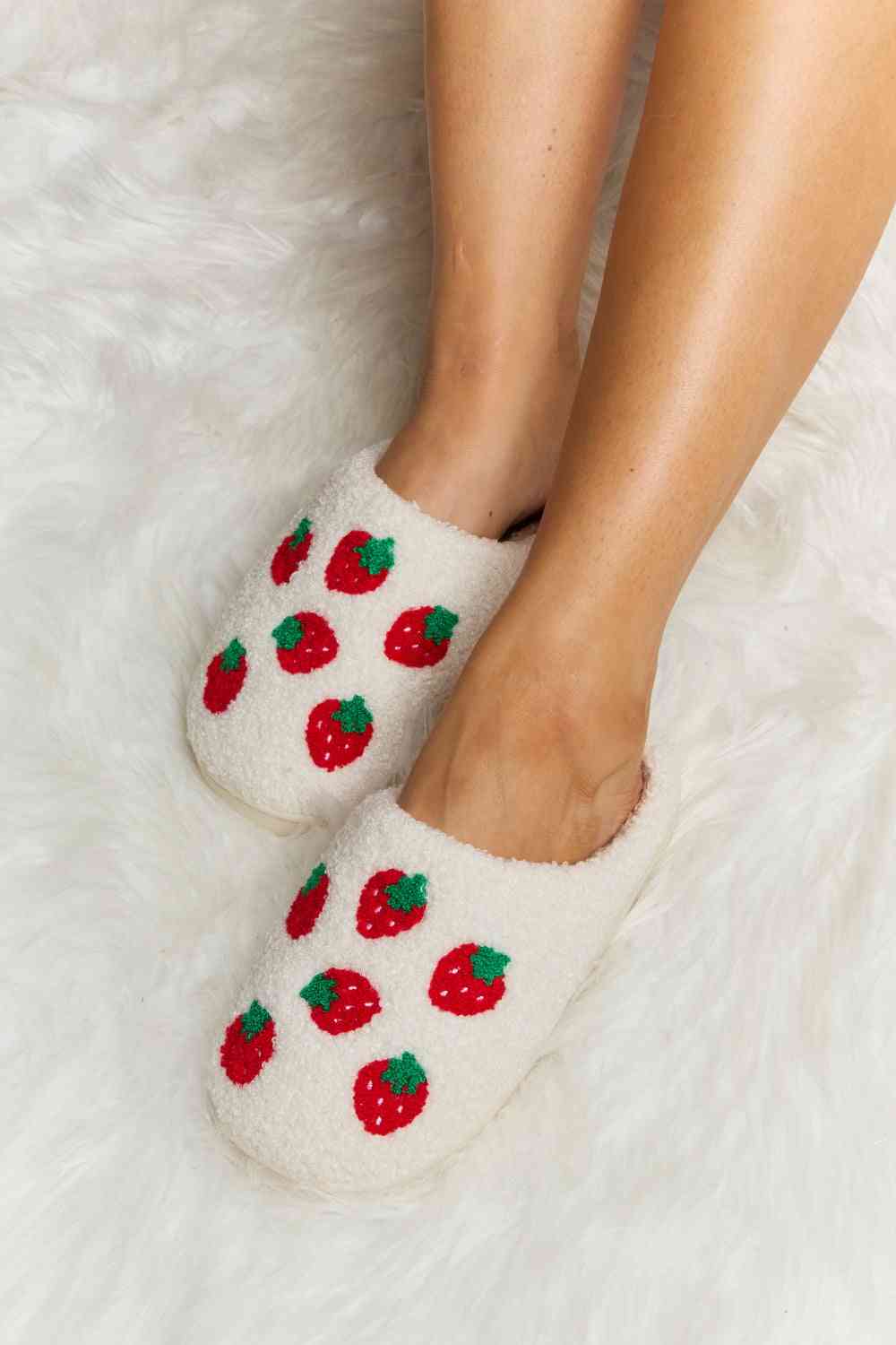 Melody Printed Plush Slide Slippers - ChicaLux