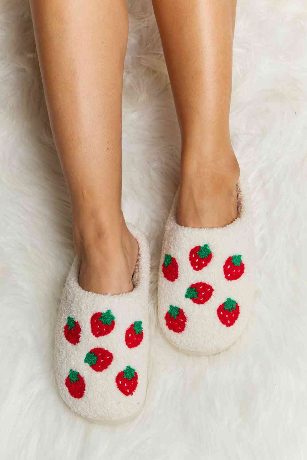 Melody Printed Plush Slide Slippers - ChicaLux
